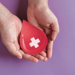 大便帶血可能是痔瘡甚至大腸癌？醫生拆解「便色」種類